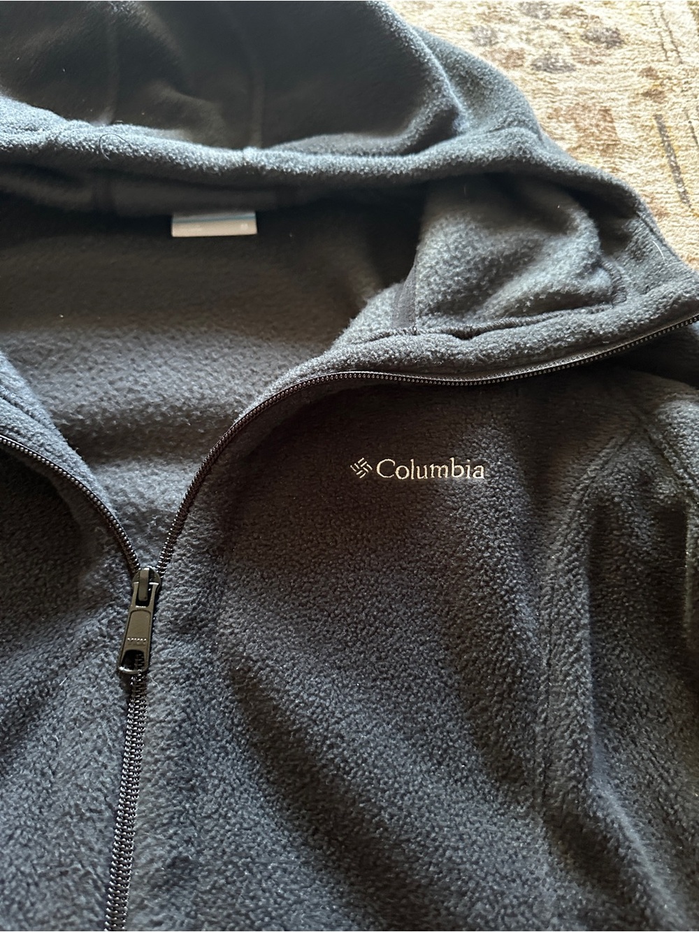Columbia women’s  Black Hooded Fleece Jacket